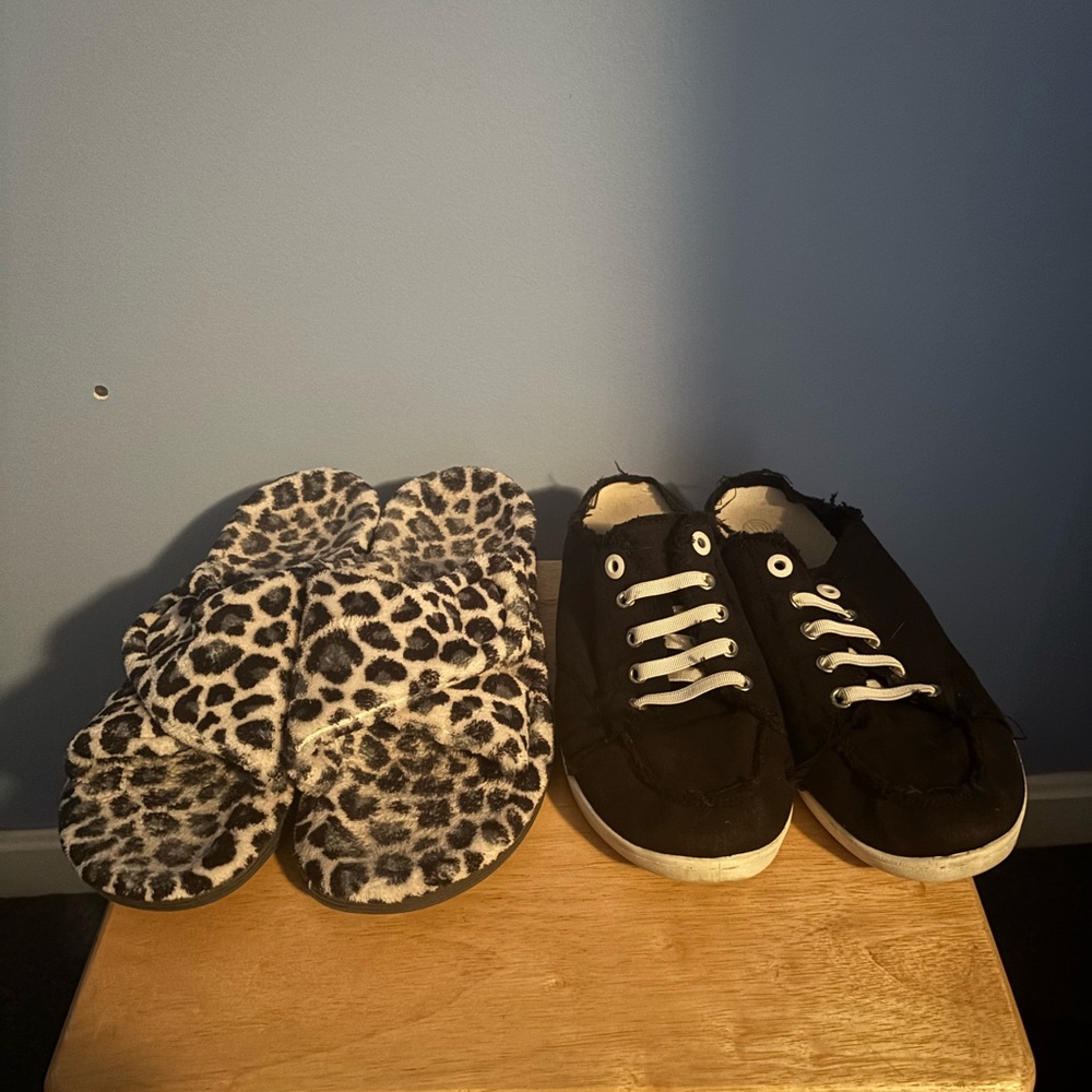 Vionic Slipper and Canvas Sneaker Set W10